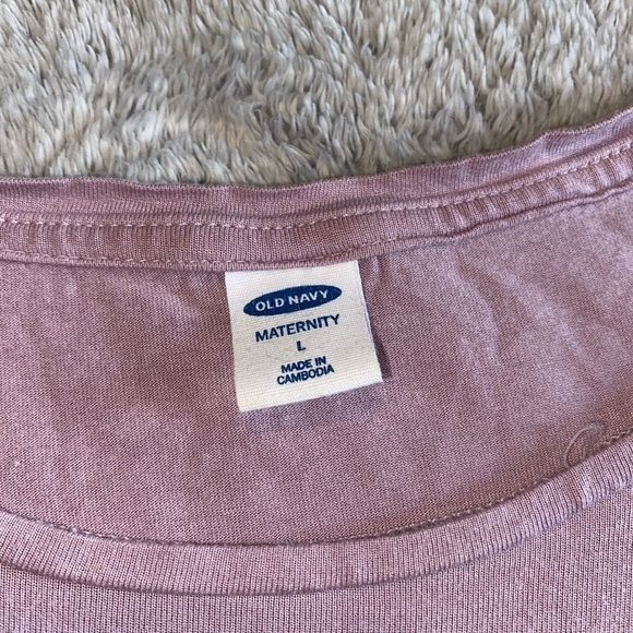 Old Navy maternity shirt - Picture 3 of 3